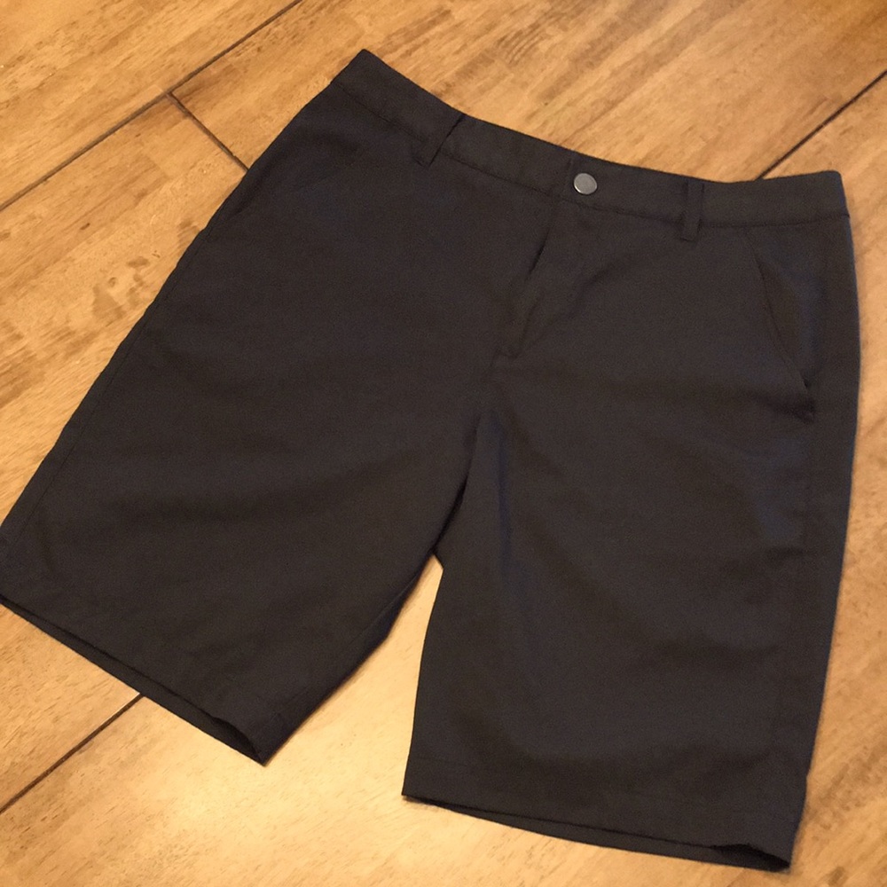 Puma Mens 32 black polyester shorts. Excellent condition
